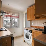 Heavenly Stays, Knightsbridge, Stylish 2-Bd Escape